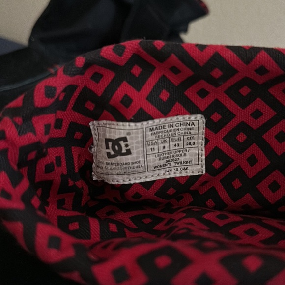 DC women’s booties - Picture 3 of 3